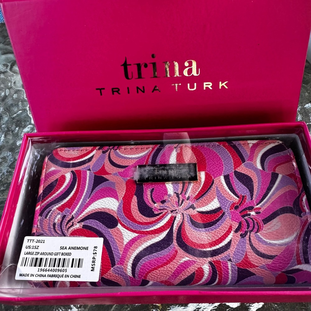 NWT Trina Turk Sea Anemone Large Zip Around‎ Wallet Boxed Pink Purple Floral